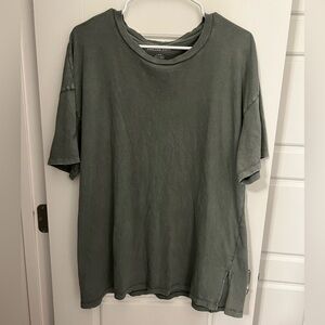 American Eagle Long Green Tshirt with slits